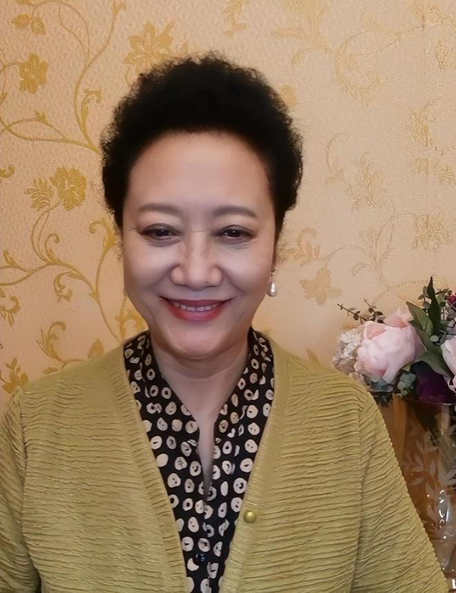 太大了难怪不拍戏了都快认不出来了不朽情缘去集市偶遇车晓她脸变化(图6)